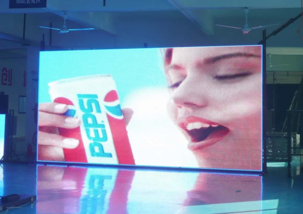 ÉCRAN LED PROGRAMMABLE EXTÉRIEUR P6 100×100 CM ULTRA LUMINEUX