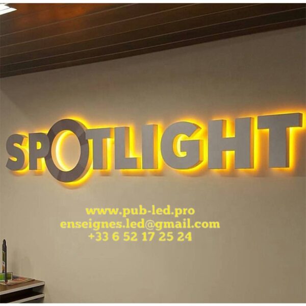 ENSEIGNE LUMINEUSE LED “SPOTLIGHT” LETTRES 3D 40CM EXTÉRIEURE + TRANSFO