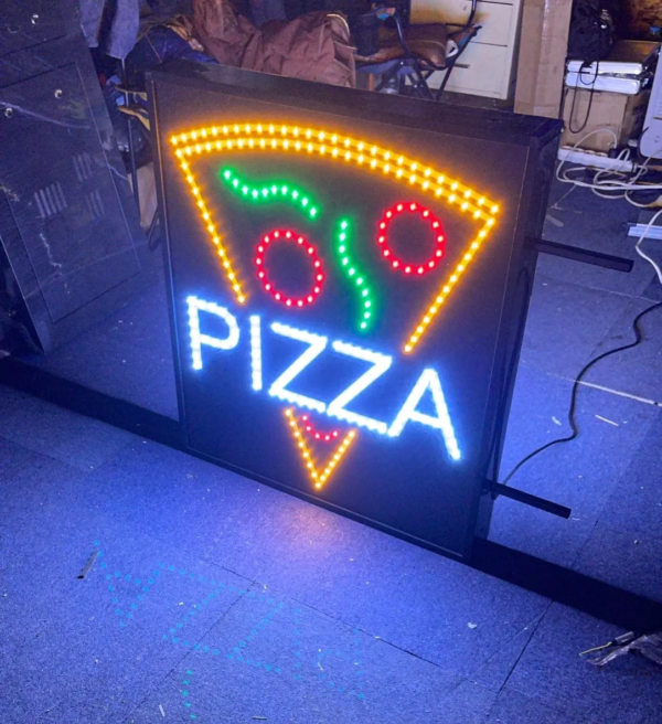 ENSEIGNE LED DOUBLE FACE “PIZZA” AVEC ÉCLAIRAGE DYNAMIQUE ET TÉLÉCOMMANDE 70×70 cm – Image 3